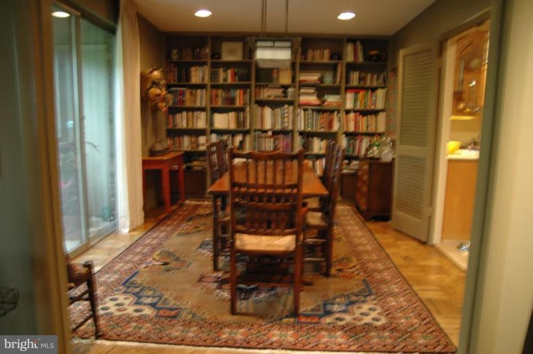 117 Cross Keys Road, Unit R117E Baltimore, MD 21210 - Photo 5 of 22 a room with furniture
