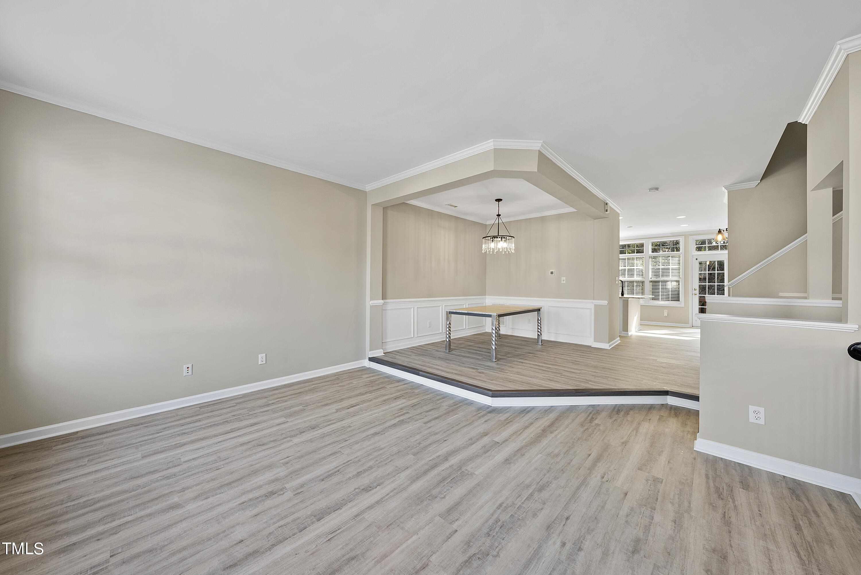 6926 Middleboro Drive Raleigh, NC 27612 - Photo 5 of 29 DSC05290