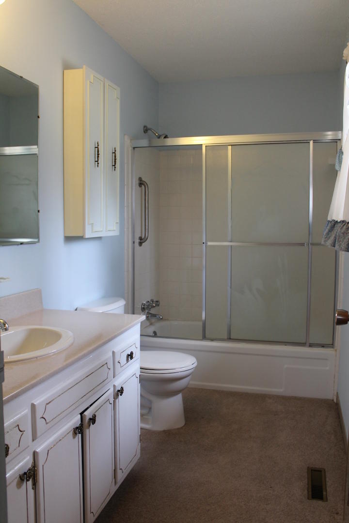 806 Kay Circle Chattanooga, TN 37421 - Photo 14 of 20 master ba.jpg
