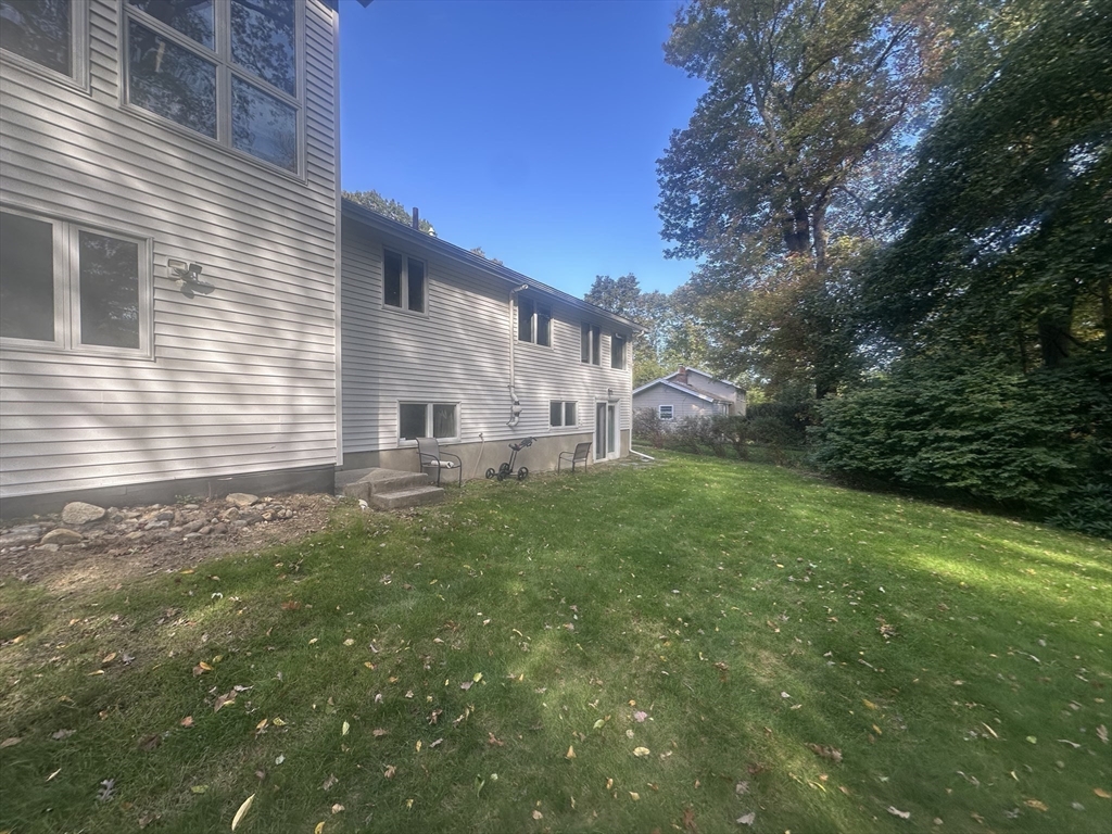 24 Seneca Drive Hudson, MA 01749 - Photo 3 of 30