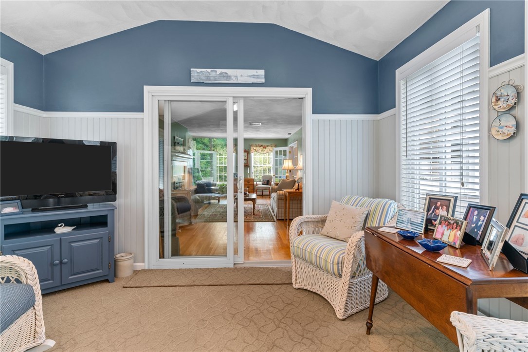 90 Foster Sheldon Road South Kingstown, RI 02879 - Photo 8 of 37 Gallery Image 8