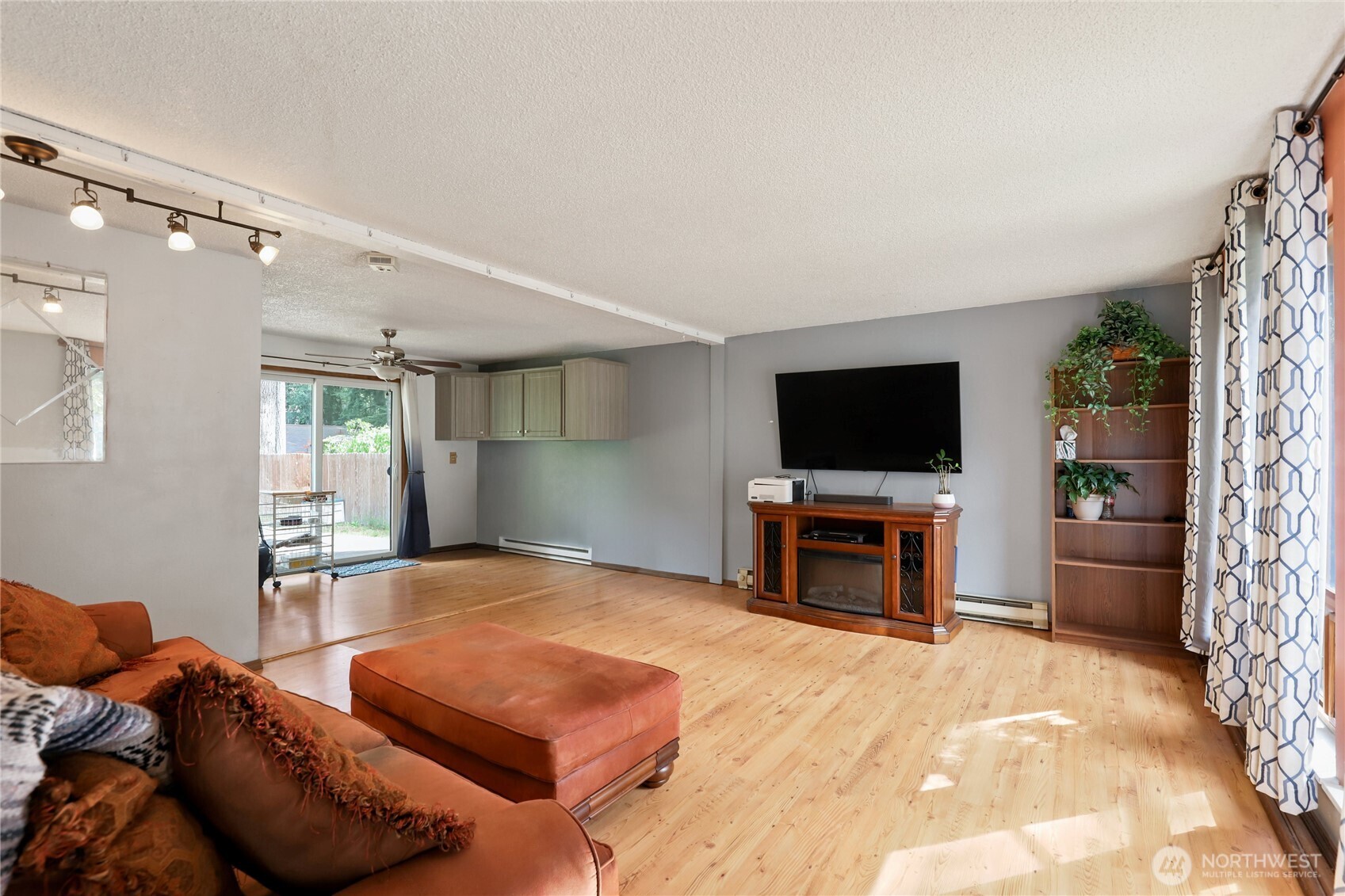 13262 Northwest Holly Road Bremerton, WA 98312 - Photo 4 of 26 Gallery Image 4