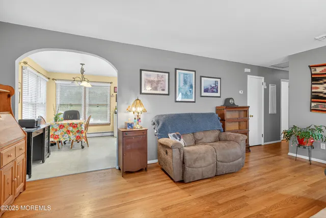 $825,000 | 5 Buckalew Drive, New Egypt, NJ 08533