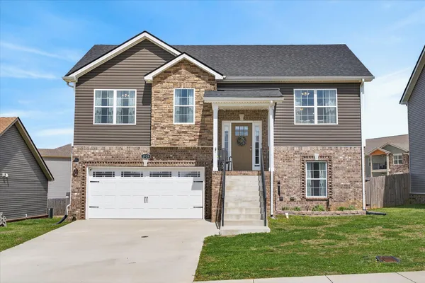 $344,900 | 1929 Sydney Louise Drive, Clarksville, TN 37040
