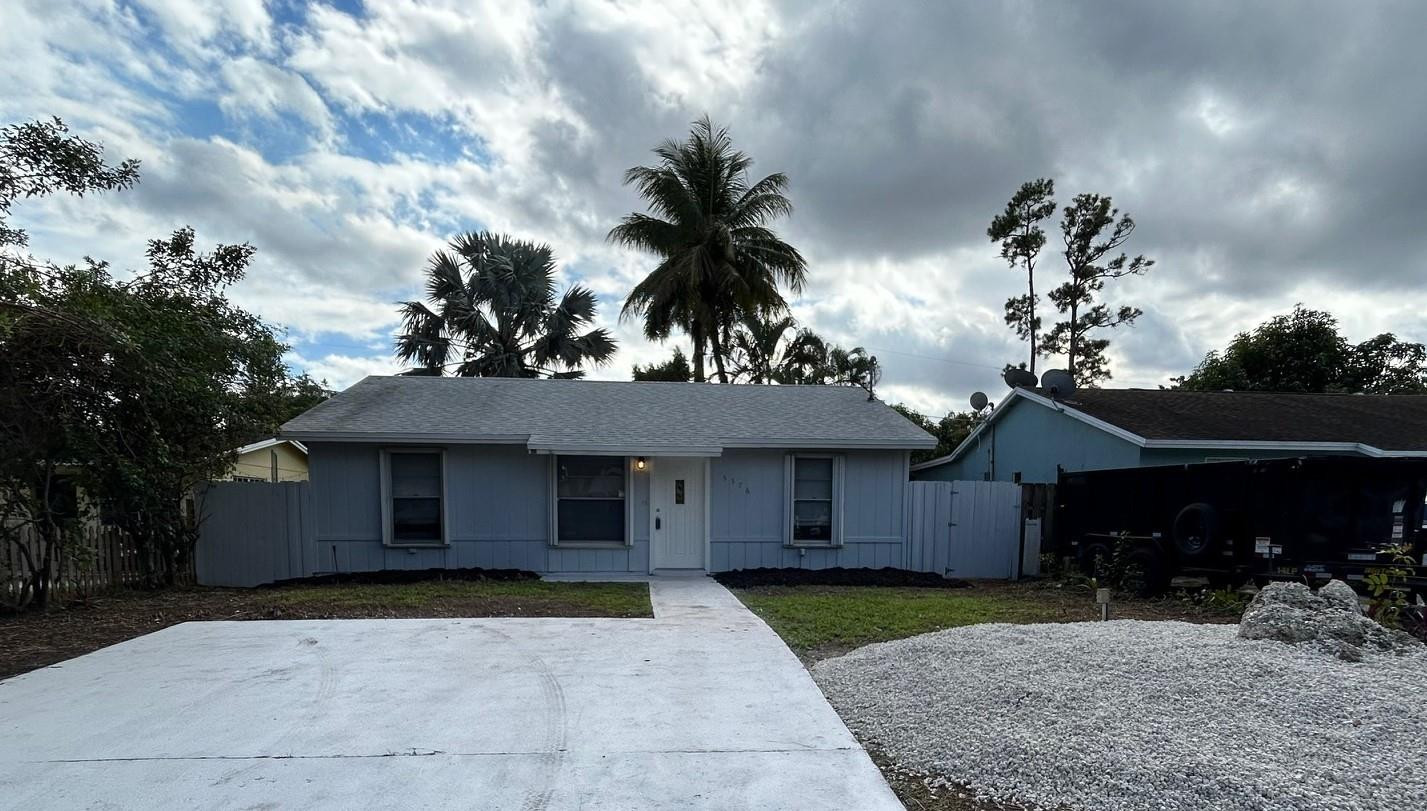 5576 Mango Road West Palm Beach, FL 33413 - Photo 2 of 14 Photo 2