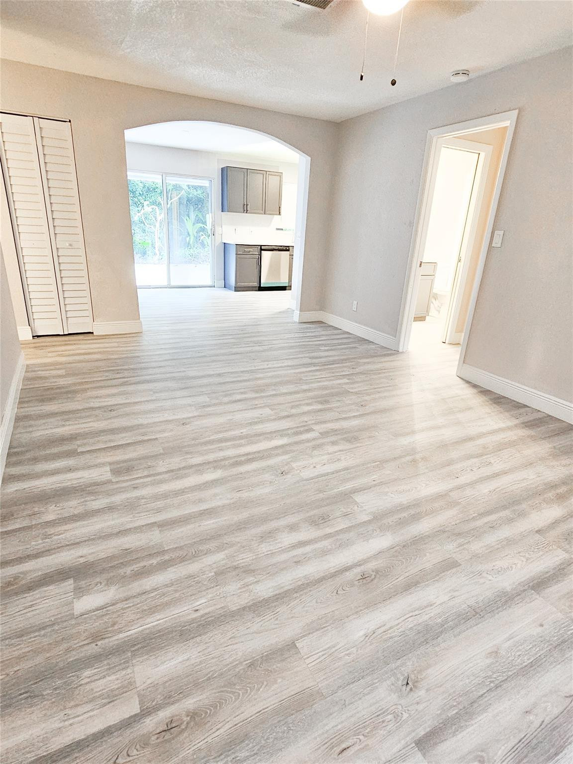 5576 Mango Road West Palm Beach, FL 33413 - Photo 7 of 14 Photo 7