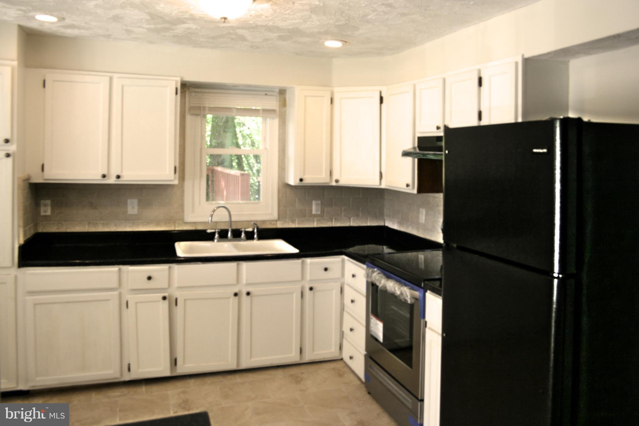 15501 Brandywine Road Brandywine, MD 20613 - Photo 5 of 16 Kitchen