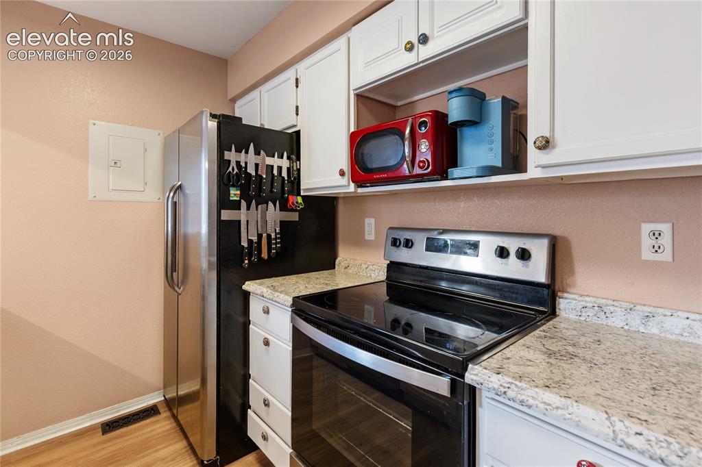 5223 Solar Ridge Drive Colorado Springs, CO 80917 - Photo 9 of 26