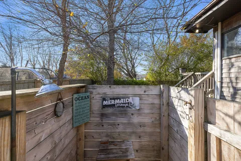 a view of entryway door