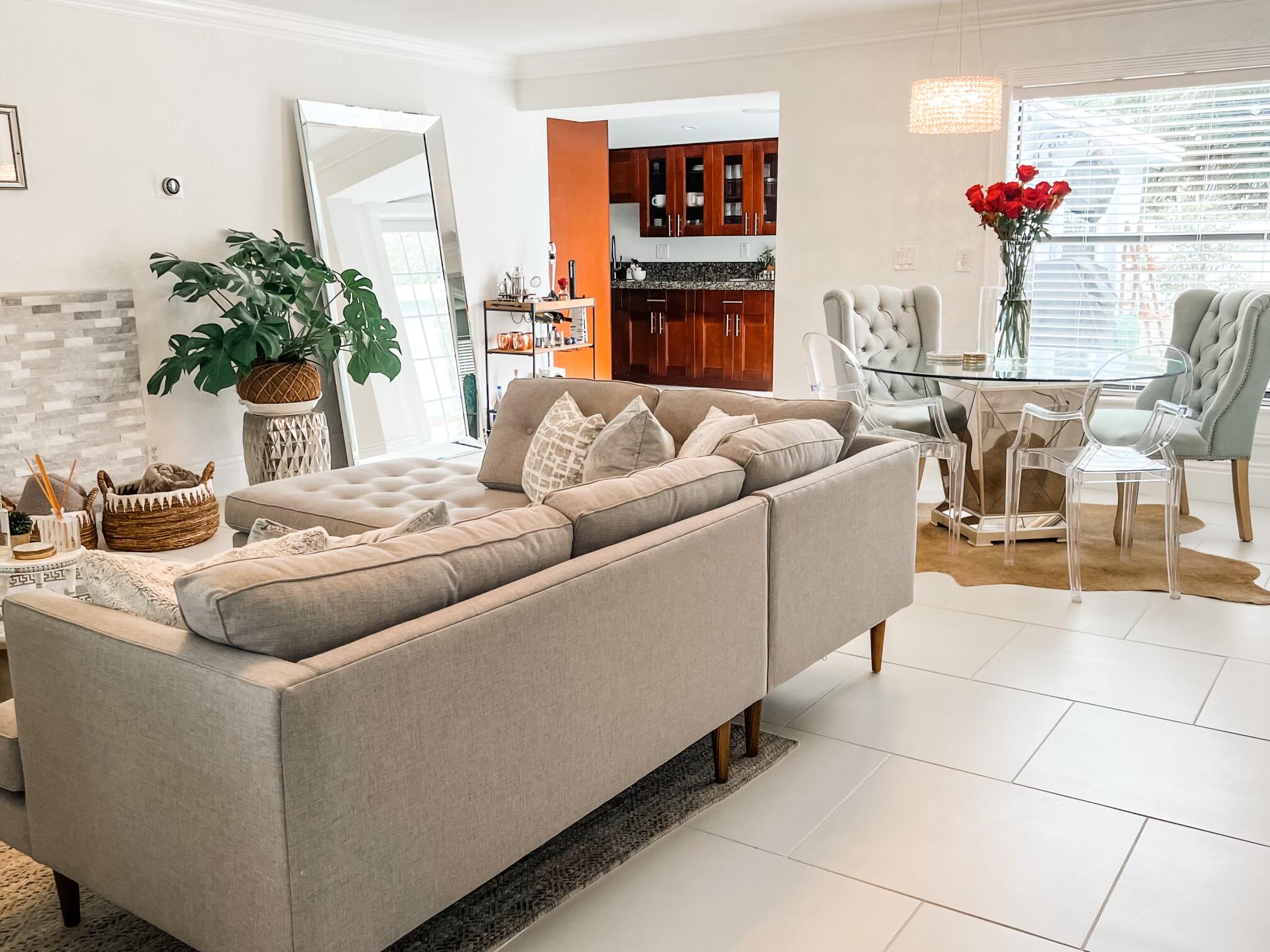 247 Forest Hill Boulevard West Palm Beach, FL 33405 - Photo 12 of 18 Living area