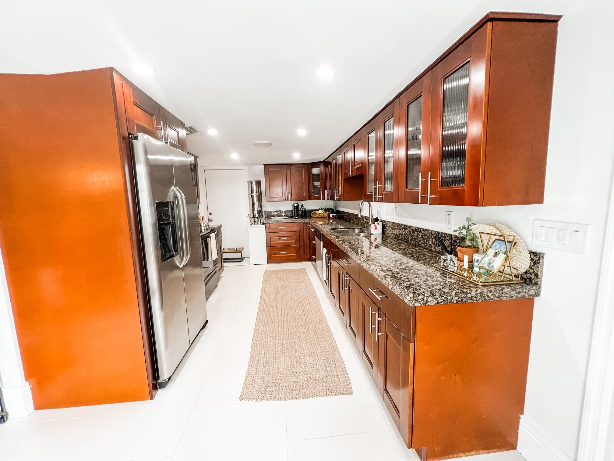 247 Forest Hill Boulevard West Palm Beach, FL 33405 - Photo 4 of 18 Kitchen