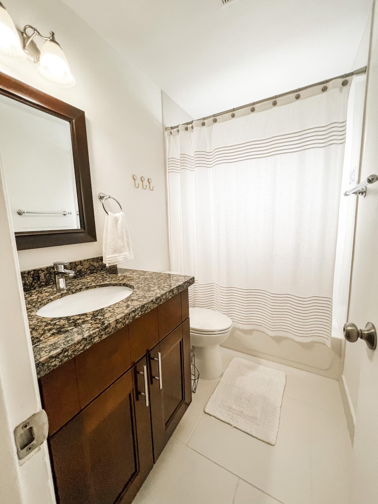 247 Forest Hill Boulevard West Palm Beach, FL 33405 - Photo 7 of 18 Bath 3