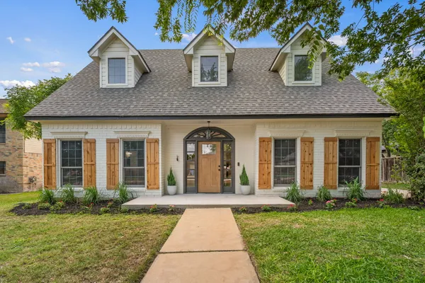 $399,999 | 1102 Twin Creek Drive, Pflugerville, TX 78660