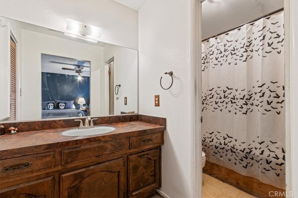 42945 47th Street West Lancaster, CA 93536 - Photo 19 of 26 Bedroom 4 Master Bath 2