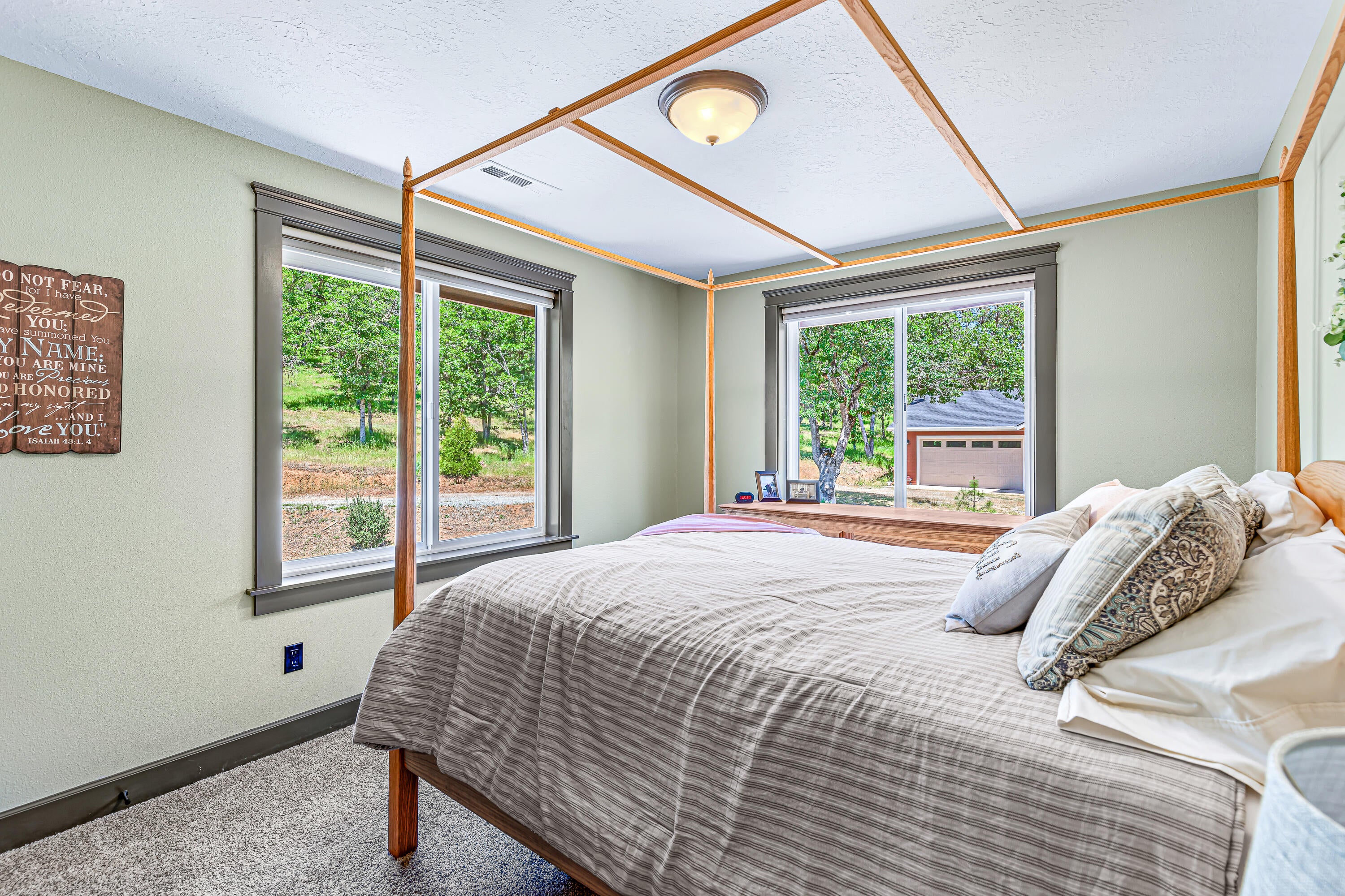6036 Old Stage Road Central Point, OR 97502 - Photo 26 of 44 9R9A7384