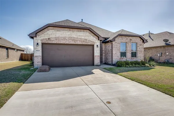 $386,900 | 4024 Harvey Lane, Krum, TX 76249