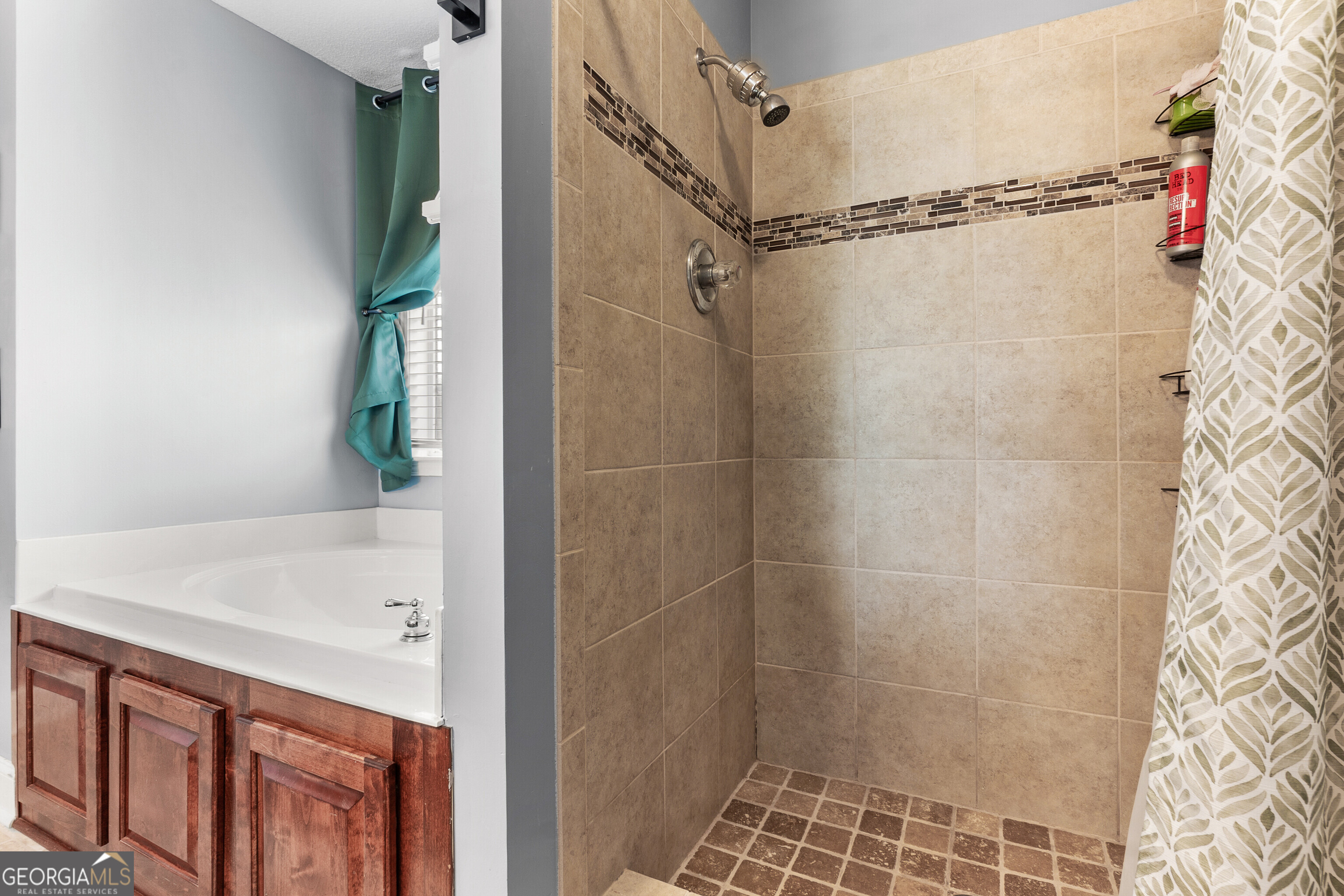 418 Covington Cove Byron, GA 31008 - Photo 29 of 47 a bathroom with a shower and a sink