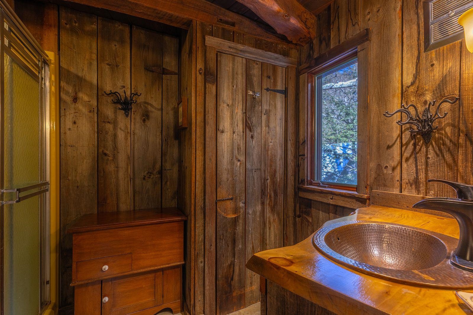 373 Highway 11 Londonderry, VT 05148 - Photo 19 of 29