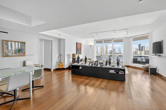 $20,000 | 6000 Island Boulevard, Unit 1208, Aventura, FL 33160