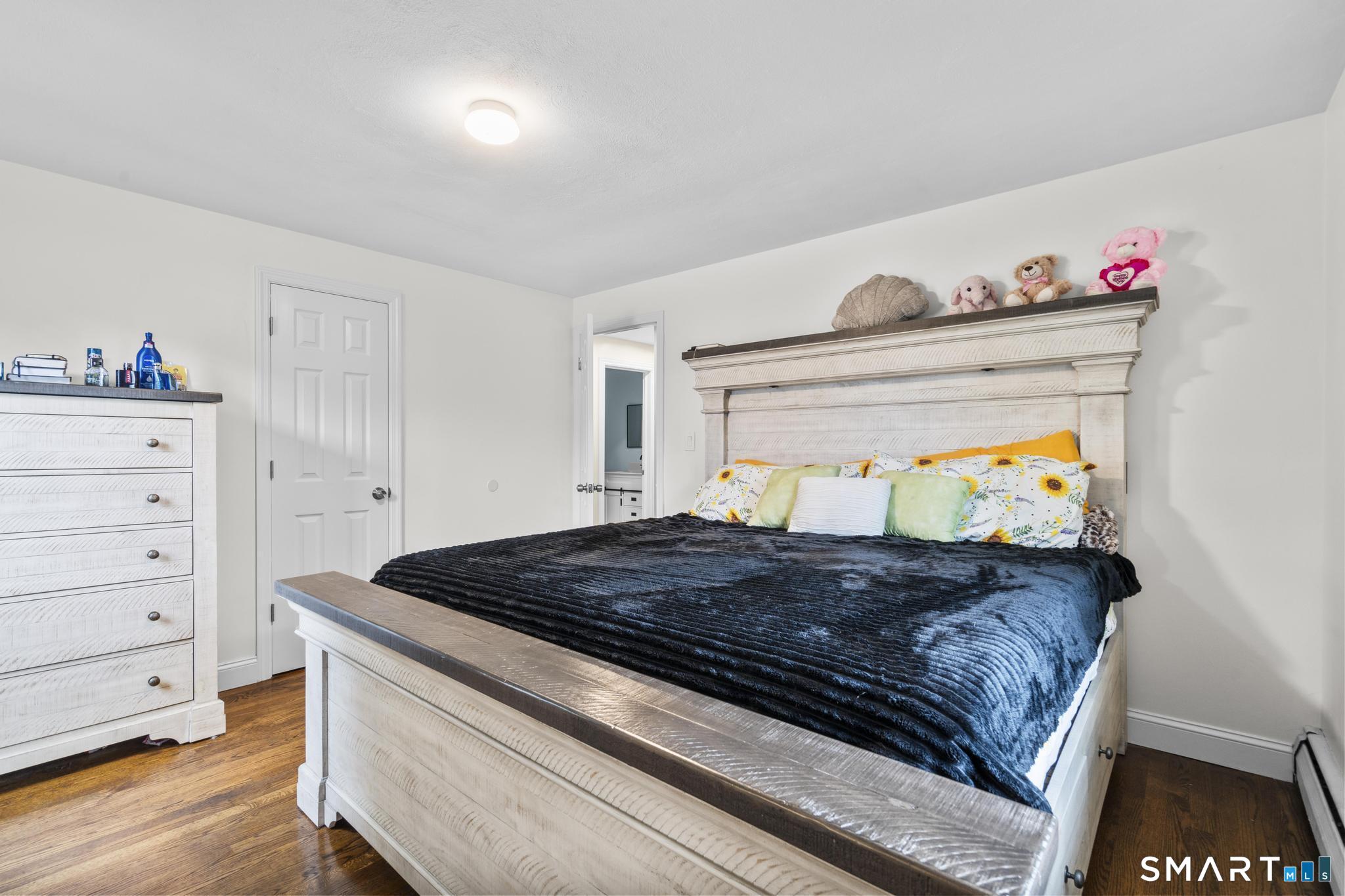 33 Allen Avenue Meriden, CT 06451 - Photo 15 of 36