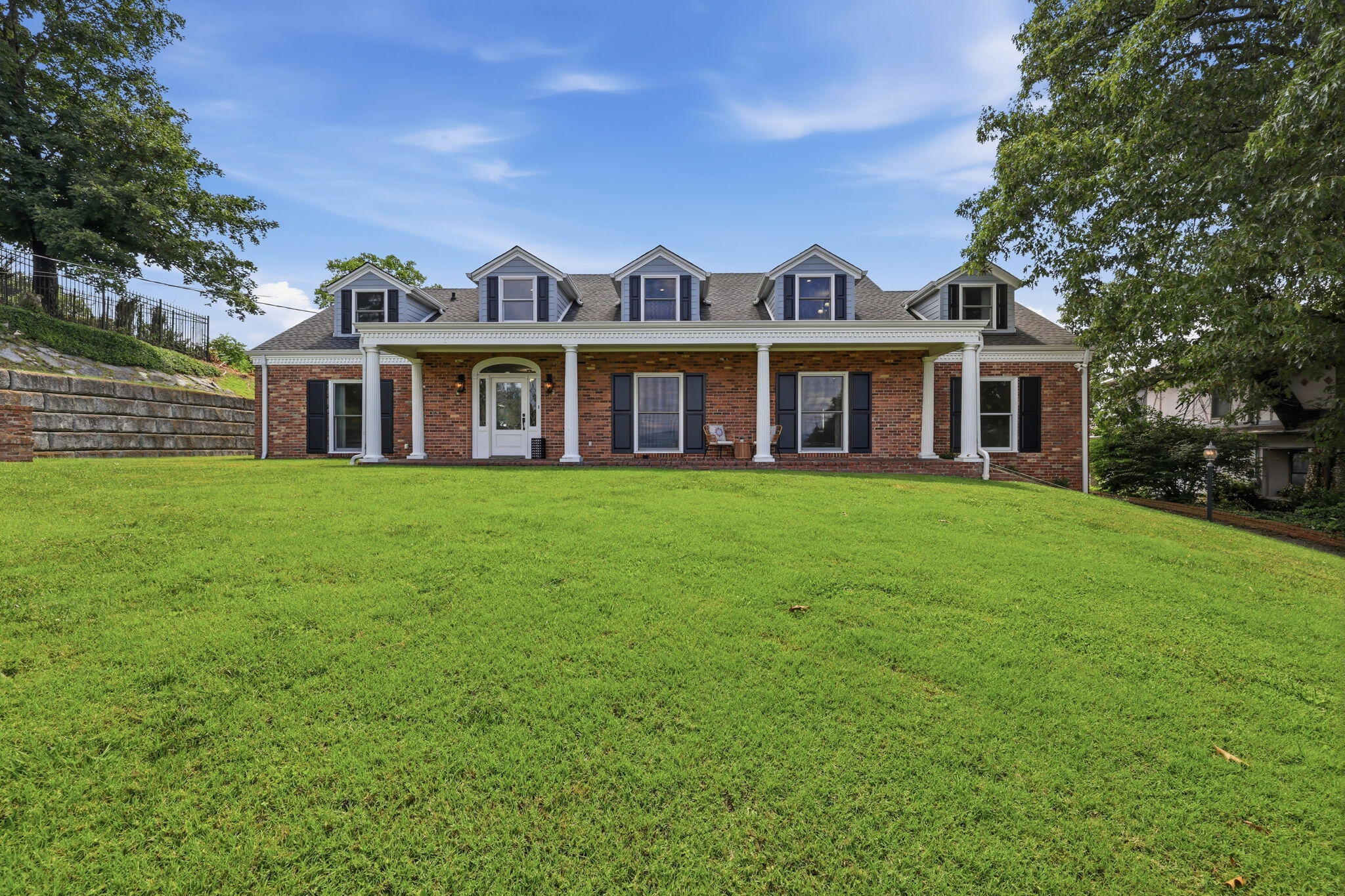 174 North Crest Road Chattanooga, TN 37404 - Photo 50 of 50 Front