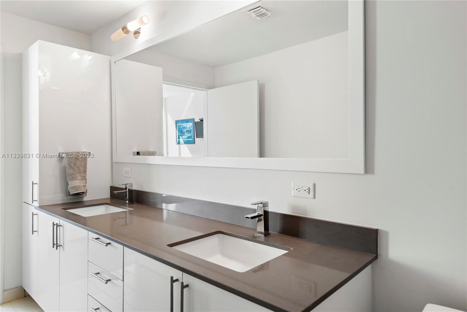 999 Southwest 1st Avenue, Unit 1811 Miami, FL 33130 - Photo 13 of 36