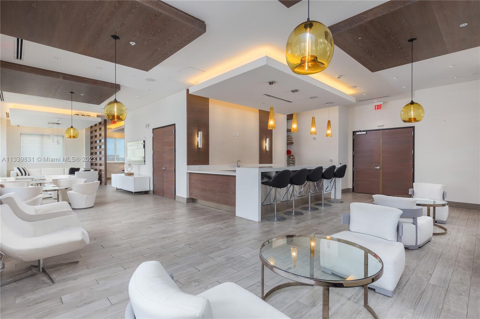 999 Southwest 1st Avenue, Unit 1811 Miami, FL 33130 - Photo 30 of 36 a living room with furniture