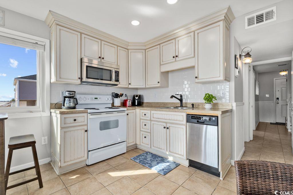 116 South Waccamaw Drive, Unit 207 Murrells Inlet, SC 29576 - Photo 11 of 26