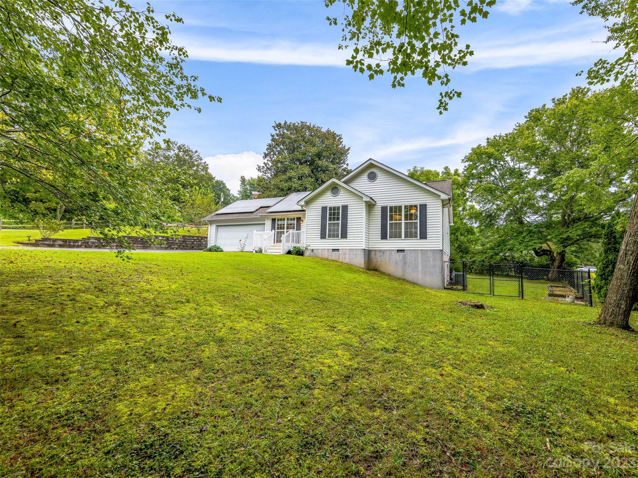 221 Jordan Road Brevard, NC 28712 - Photo 4 of 29 Gallery Image 4