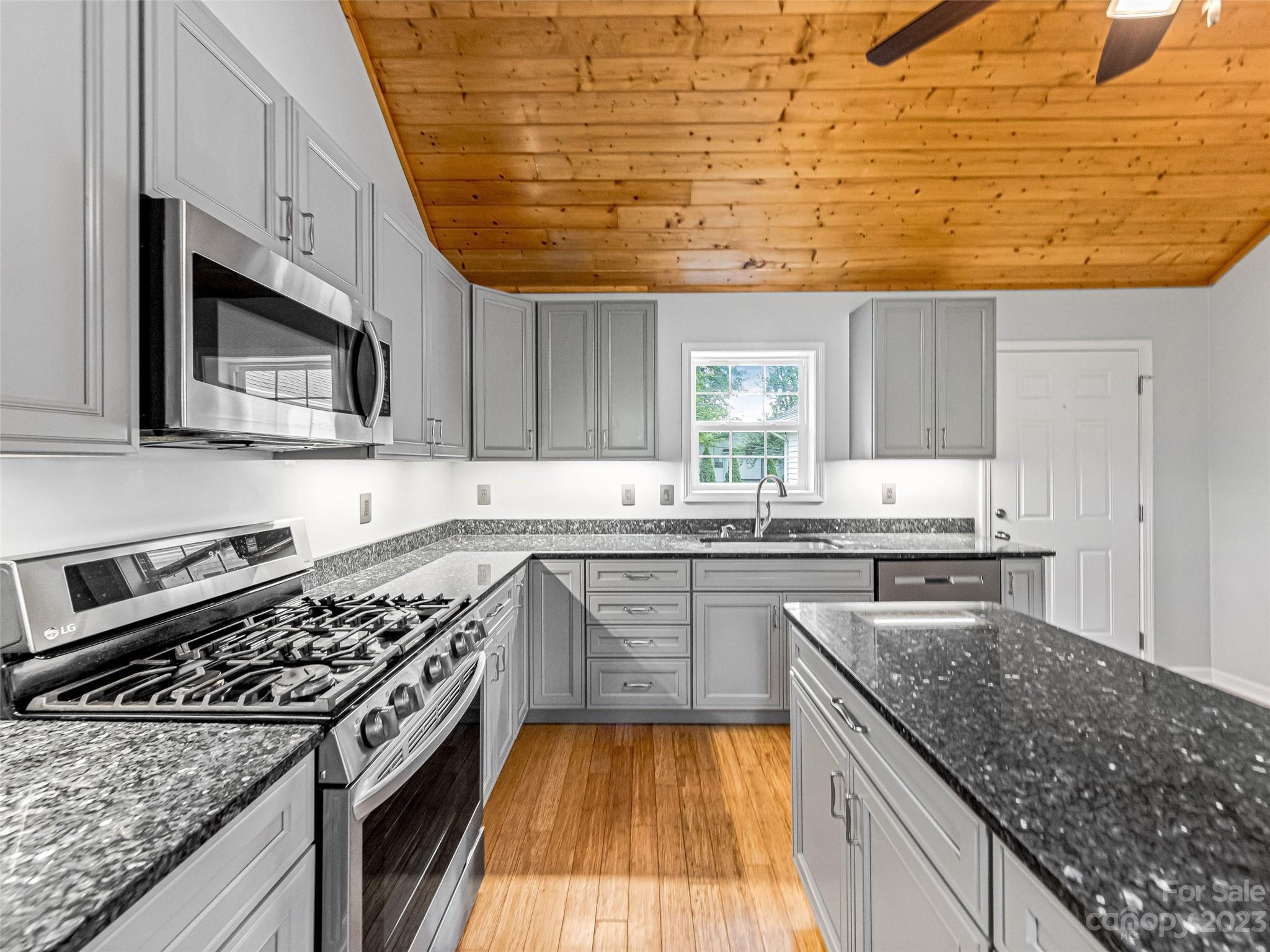 221 Jordan Road Brevard, NC 28712 - Photo 10 of 29 Gallery Image 10