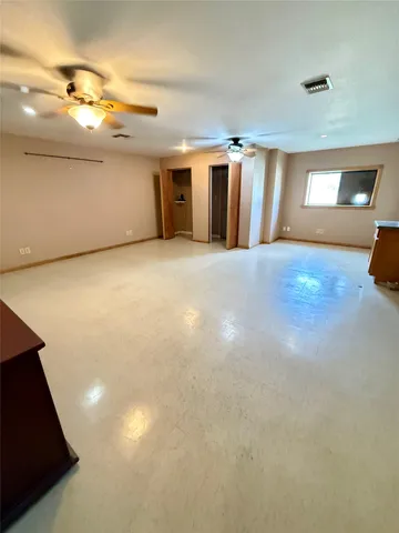 $1,500 | 5911-1 Farm To Market Road 1459, Sweeny, TX 77480