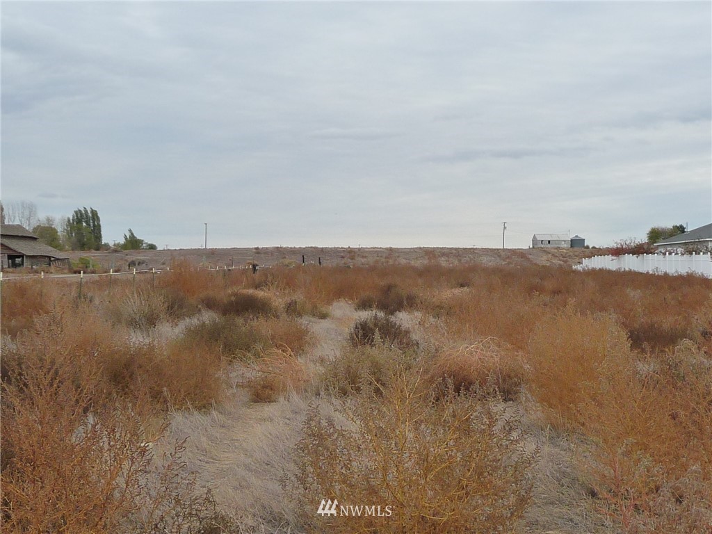 2895 Wild Goose Road Northeast Moses Lake, WA 98837 - Photo 3 of 14 Gallery Image 3