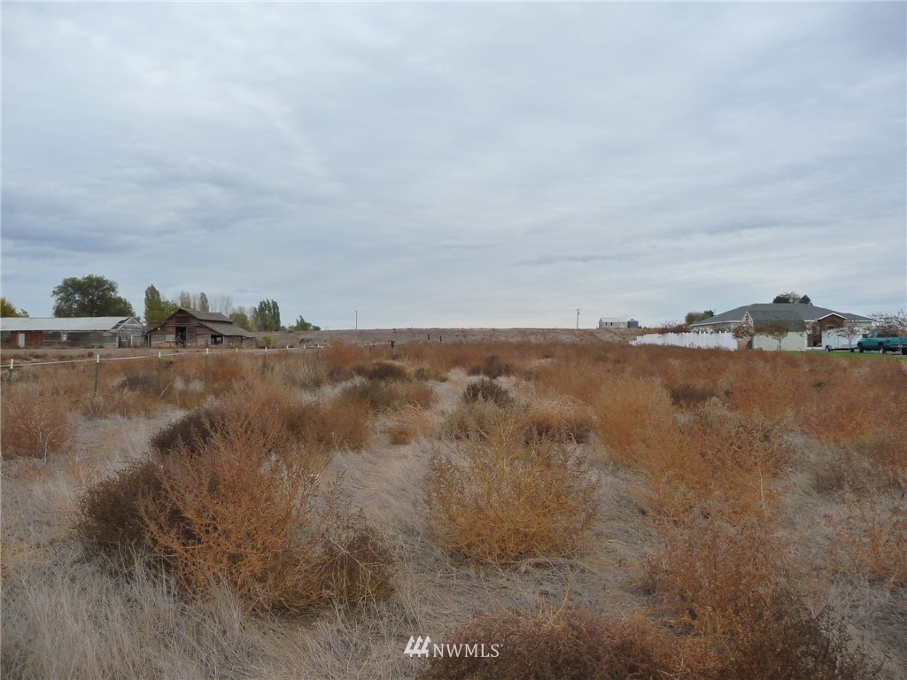 2895 Wild Goose Road Northeast Moses Lake, WA 98837 - Photo 4 of 14 Gallery Image 4