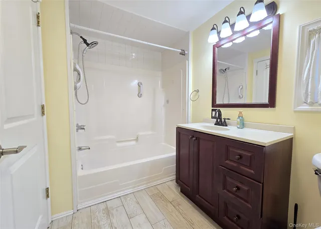 $429,000 | 170 Forge Road, Calverton, NY 11933