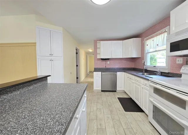 $429,000 | 170 Forge Road, Calverton, NY 11933