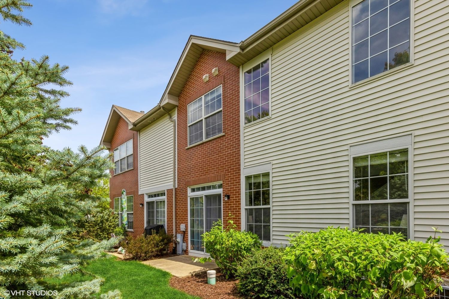 24226 Walnut Circle Plainfield, IL 60585 - Photo 2 of 16