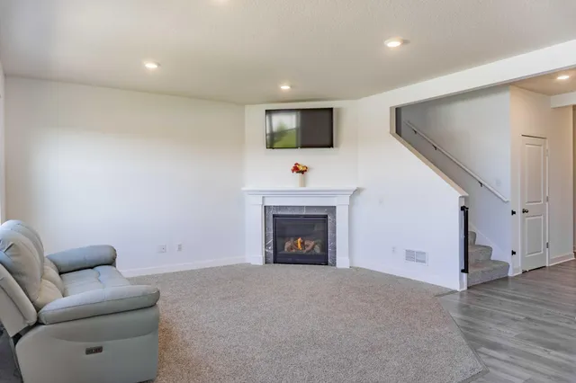 $549,900 | 830 Foxglove Terrace, Waconia, MN 55387