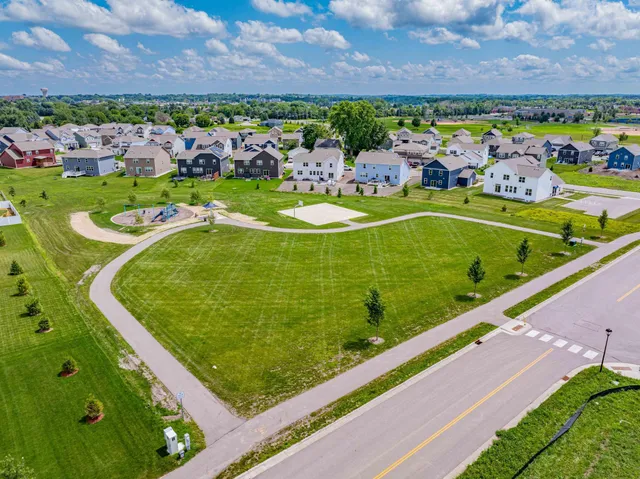 $549,900 | 830 Foxglove Terrace, Waconia, MN 55387