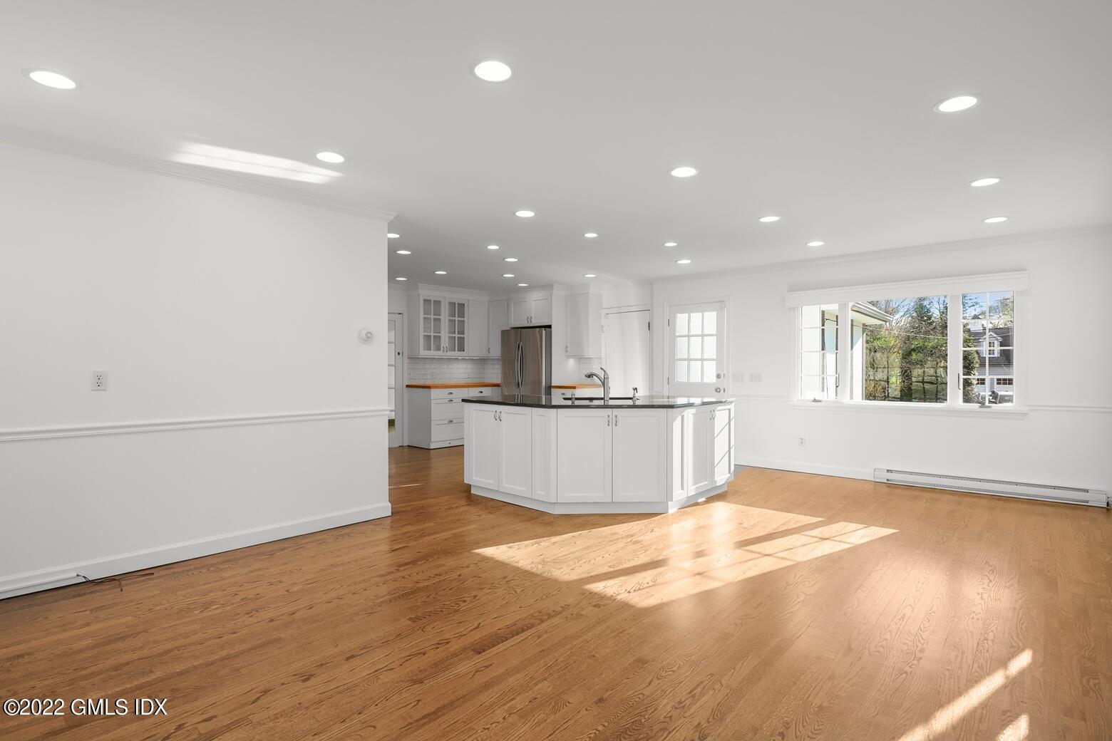 25 Terrace Avenue Riverside, CT 06878 - Photo 11 of 28 015a