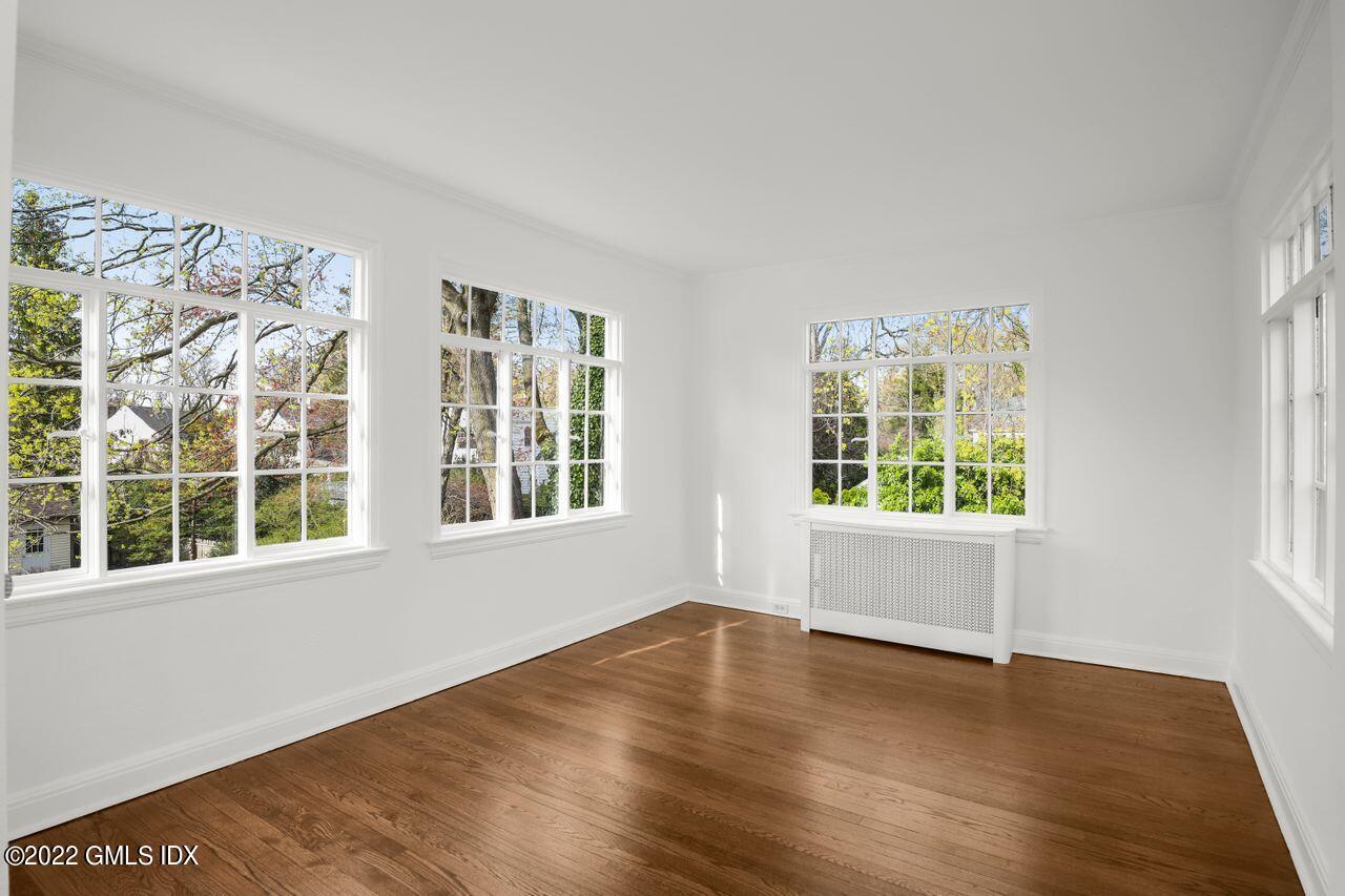 25 Terrace Avenue Riverside, CT 06878 - Photo 16 of 28 006