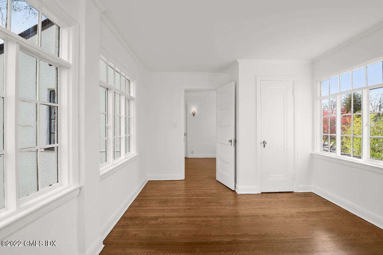 25 Terrace Avenue Riverside, CT 06878 - Photo 17 of 28 007