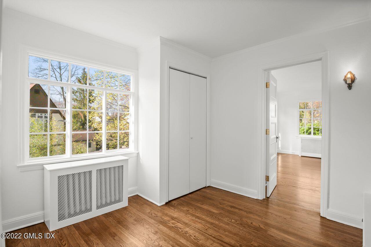 25 Terrace Avenue Riverside, CT 06878 - Photo 18 of 28 004