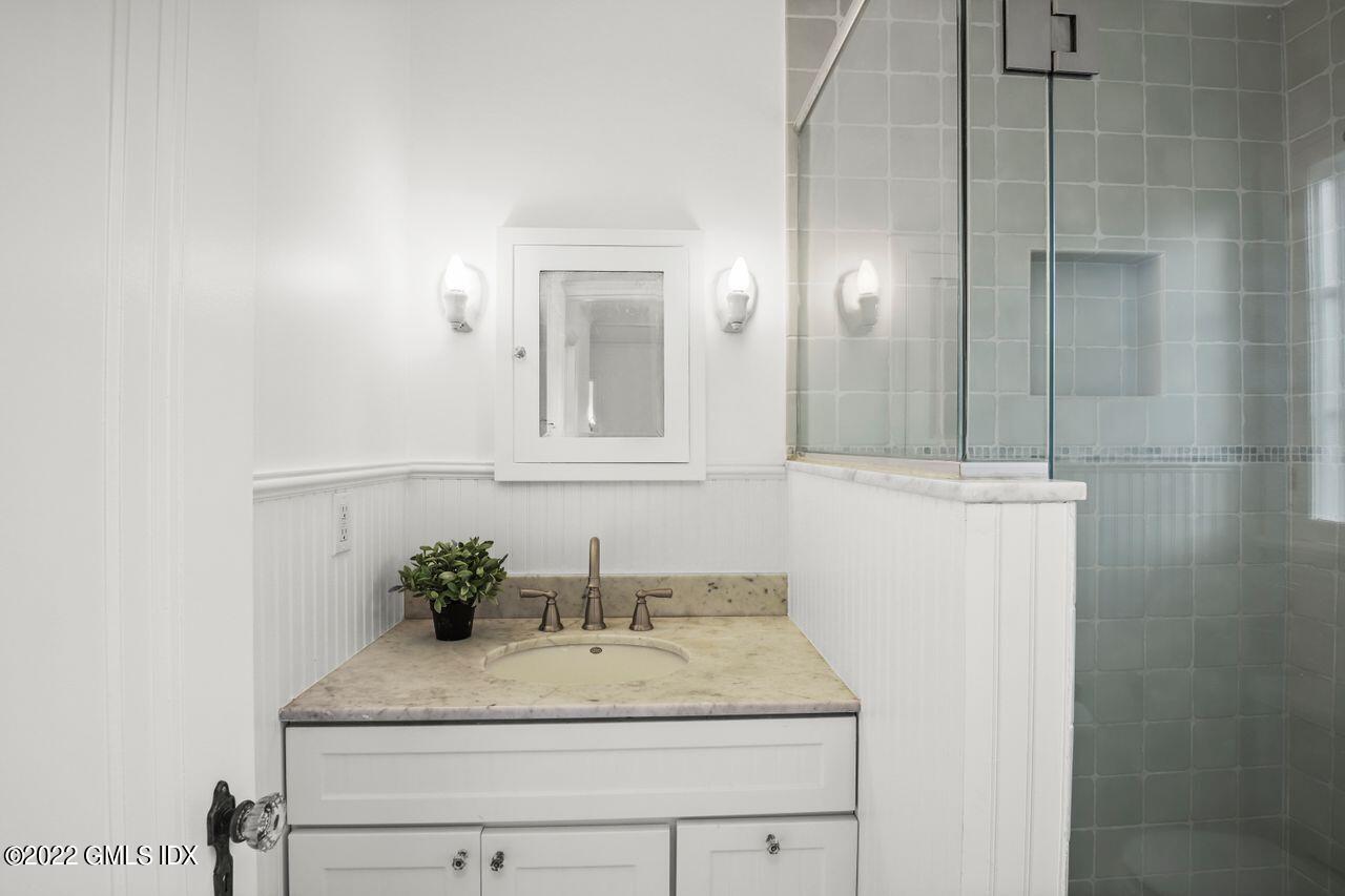 25 Terrace Avenue Riverside, CT 06878 - Photo 21 of 28 002