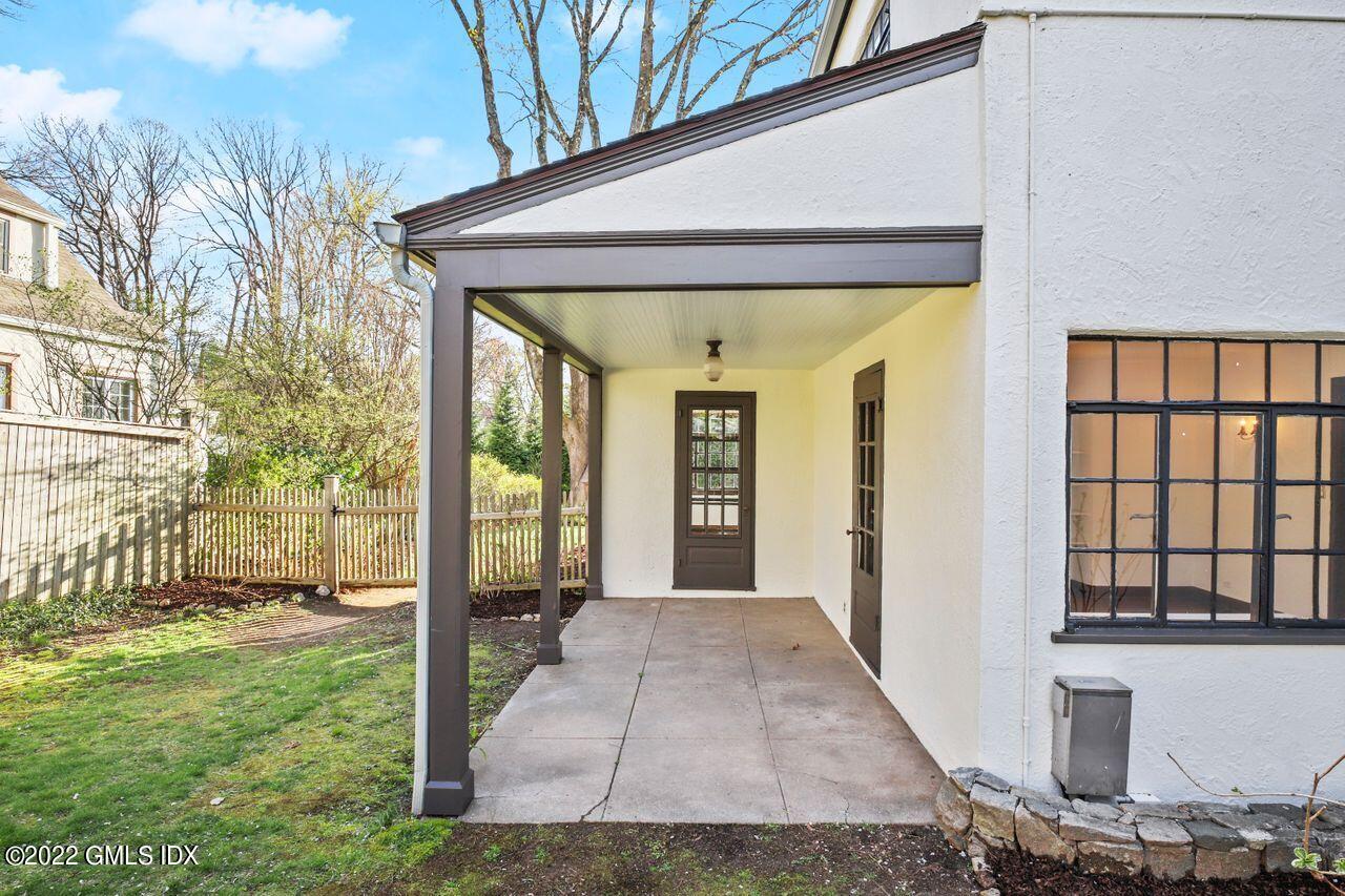 25 Terrace Avenue Riverside, CT 06878 - Photo 25 of 28 037