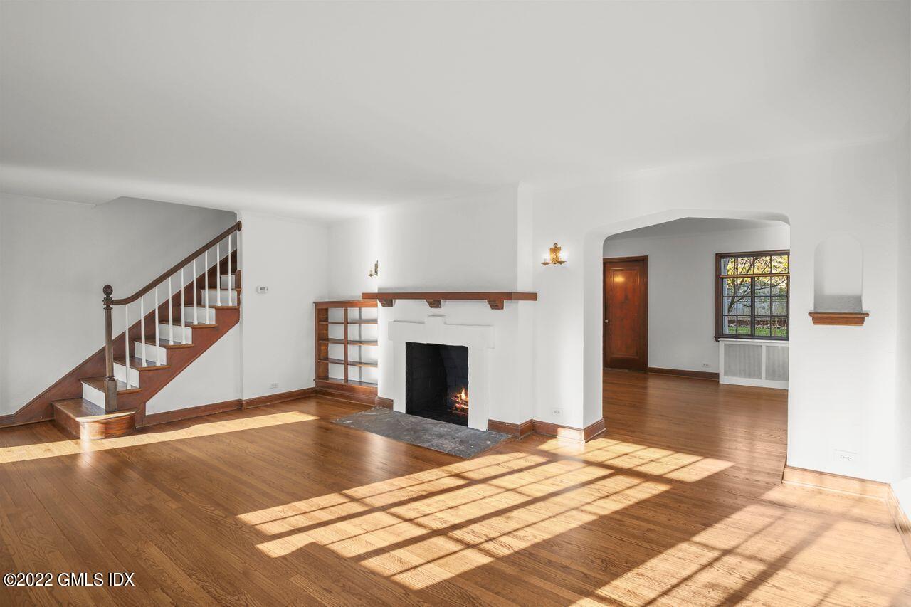 25 Terrace Avenue Riverside, CT 06878 - Photo 5 of 28 020