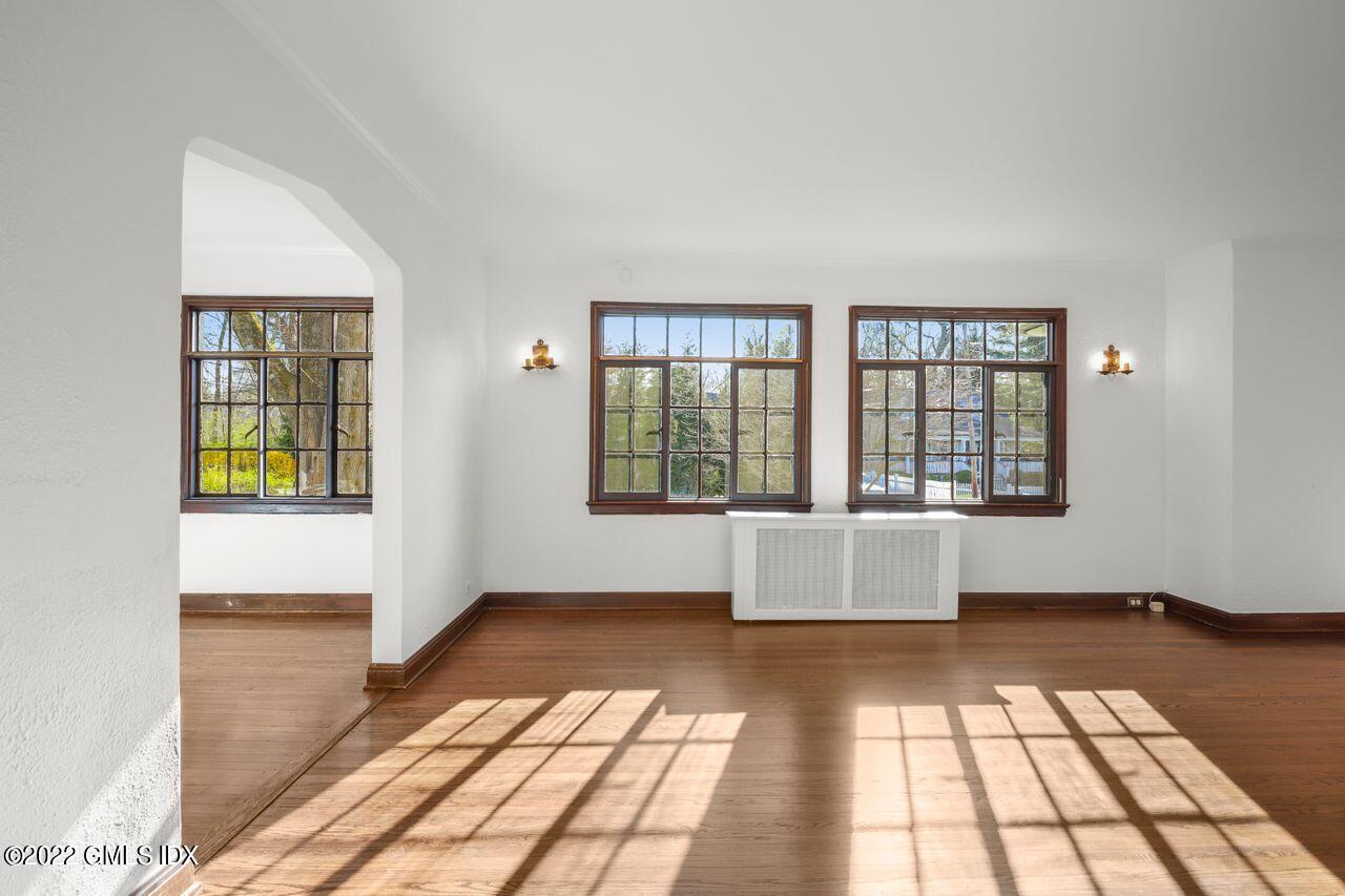 25 Terrace Avenue Riverside, CT 06878 - Photo 7 of 28 011