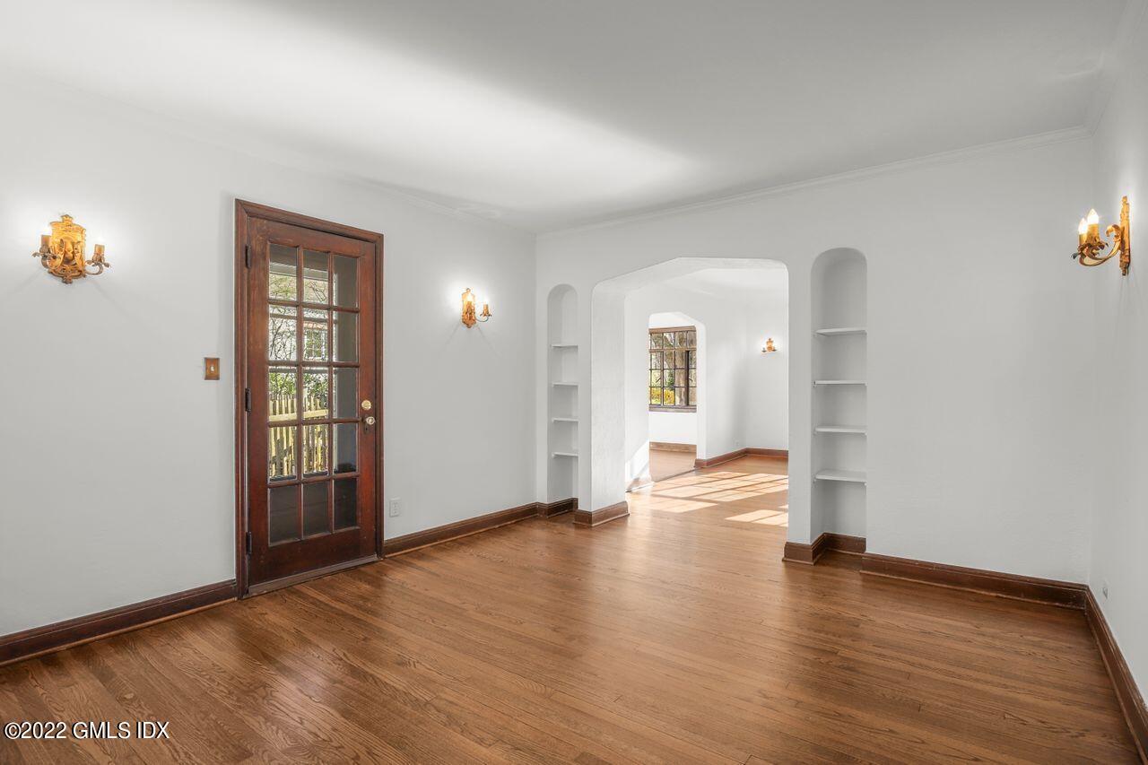 25 Terrace Avenue Riverside, CT 06878 - Photo 10 of 28 012