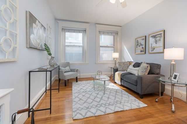 $585,000 | 8 Garrison Street, Unit 311, Boston, MA 02116
