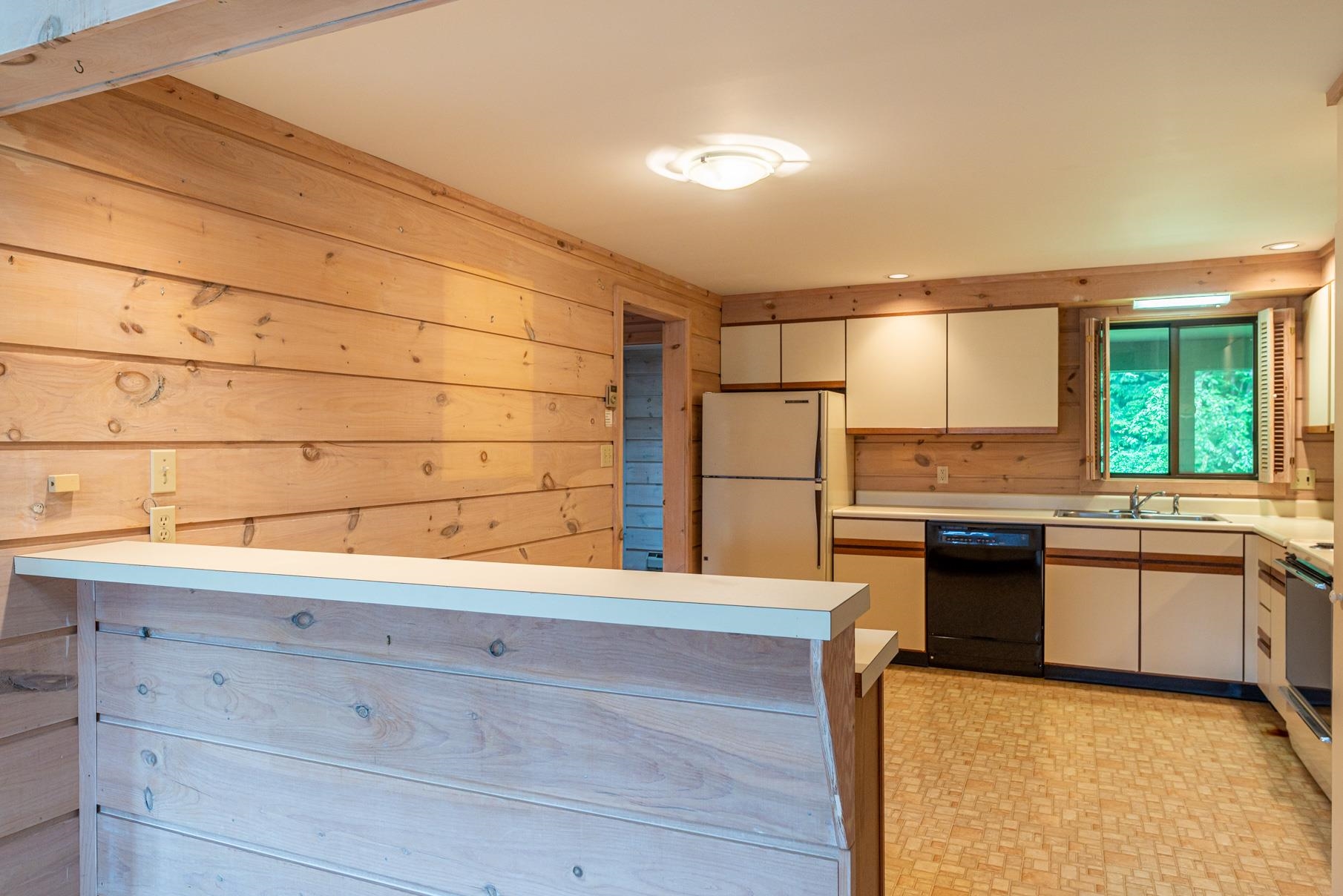 8920 Sage Hill Road, Unit 20 Manchester Center, VT 05255 - Photo 7 of 33