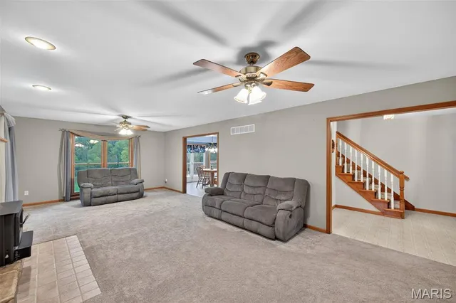 $589,900 | 23 Prairie Crossing Drive, St. Paul, MO 63366